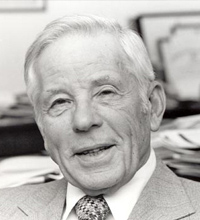 Le Dr Armand Frappier au Temple de la renommée médicale du Canada